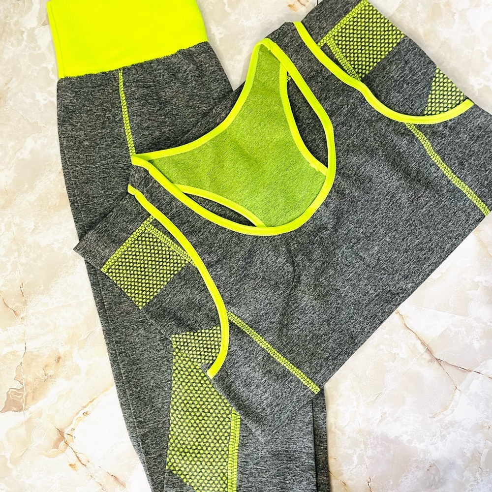 New High Waisted Leggings & Sports Shirt Set
